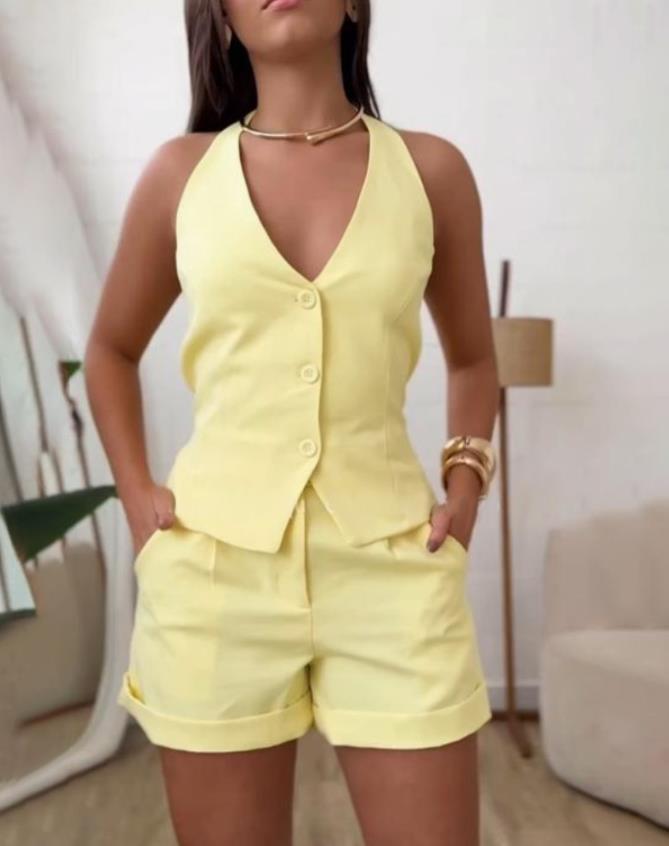 Casual Sleeveless Vest Shorts Outfit