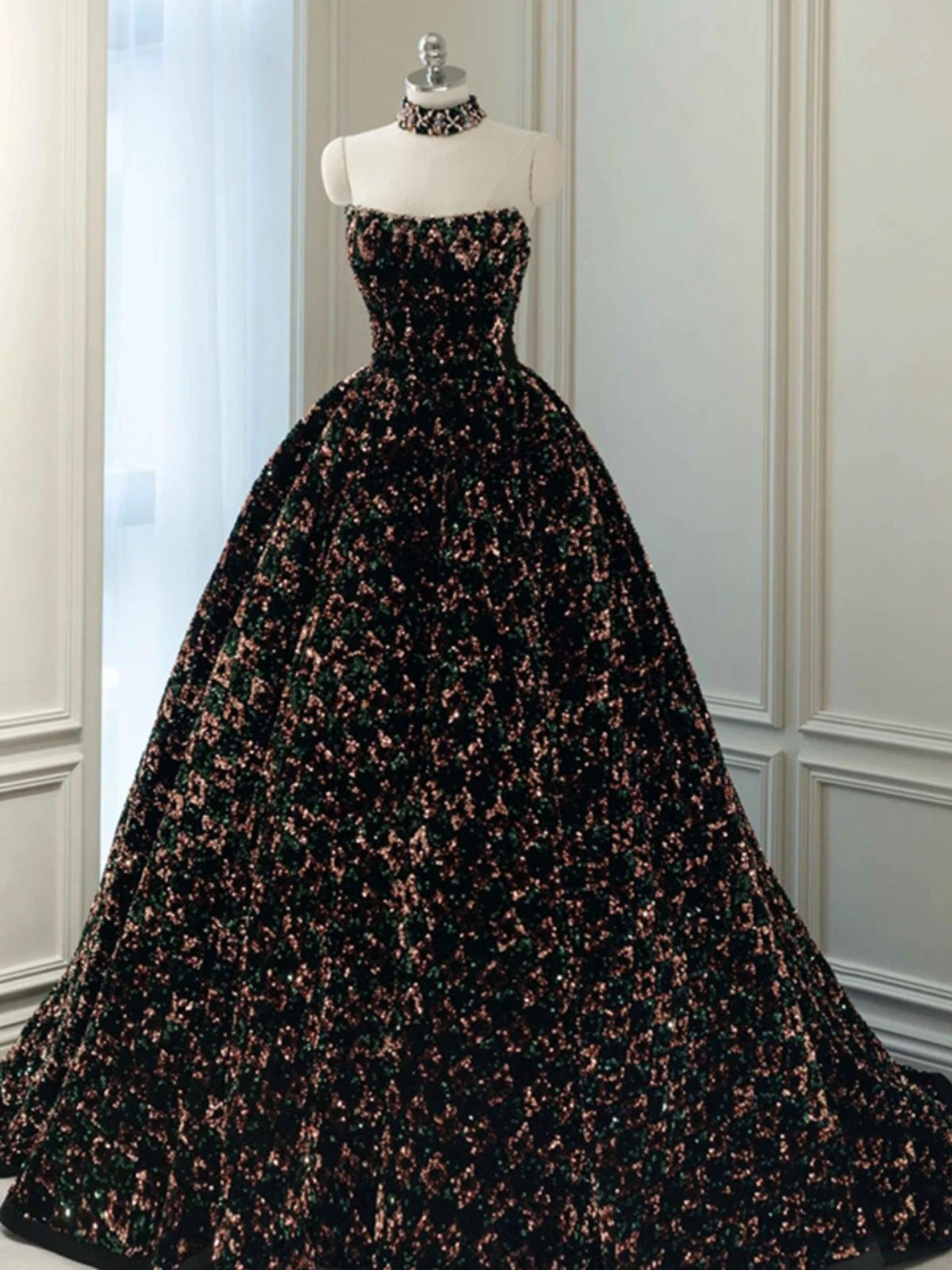 Drag-Tail Temperament Sequins Performance Dress