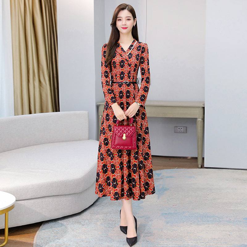 An Elegant Printed V-Neck Long-Sleeve Dress