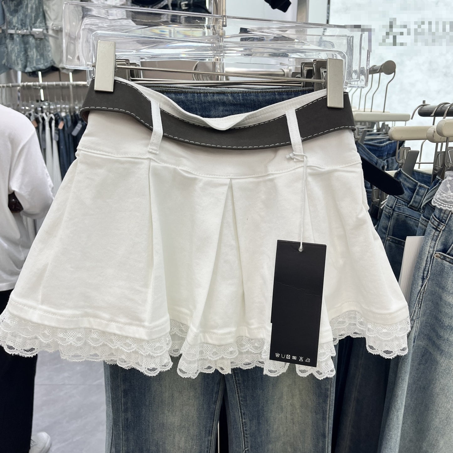 Lace-Stitching Mini Skirt