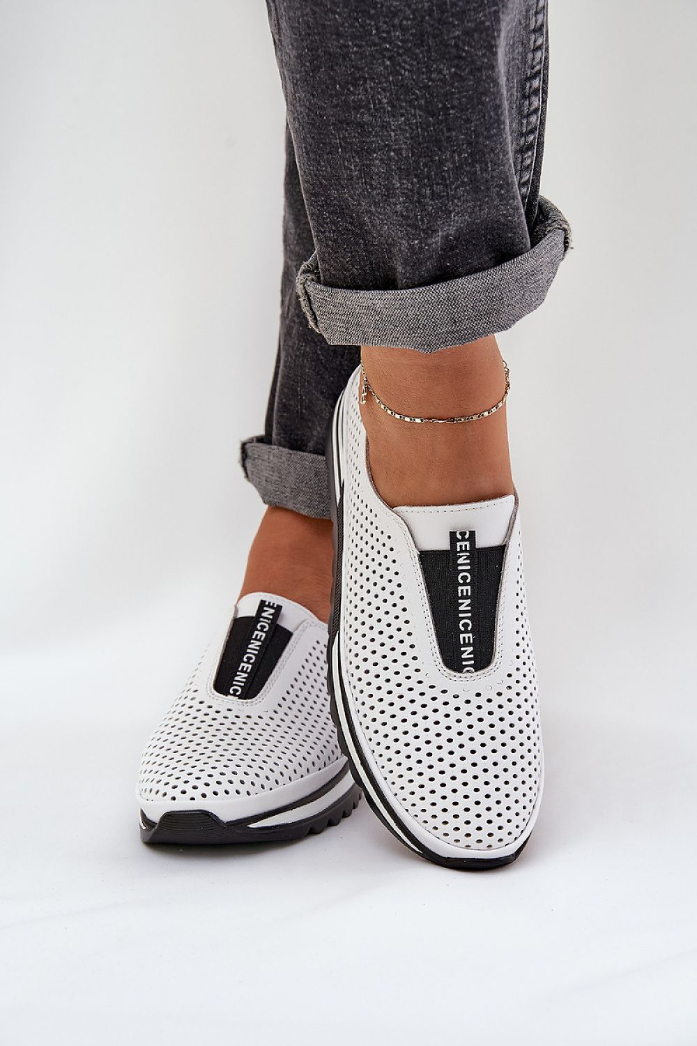 Low Shoes model 208791 Step in style