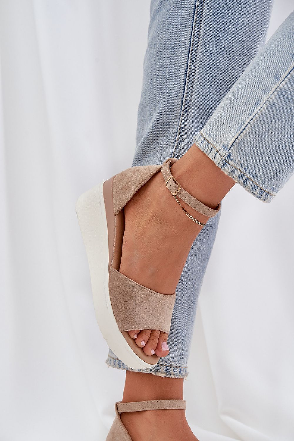 Buskin model 210150 Step in style