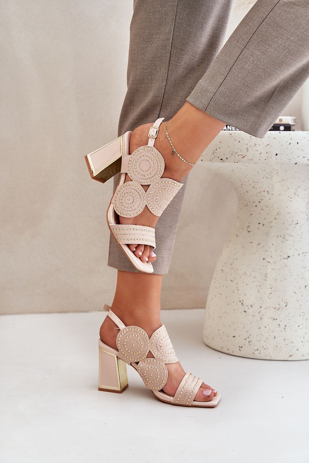 Heel sandals model 210710 Step in style