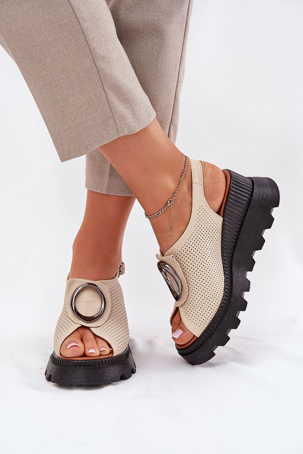 Buskin model 213005 Step in style