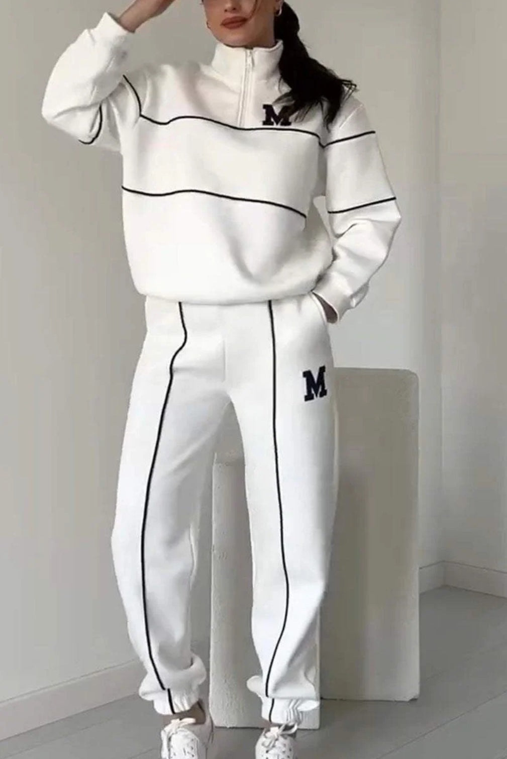 Hoodless Pullover Sweatshirt Sweatsuit Outfit