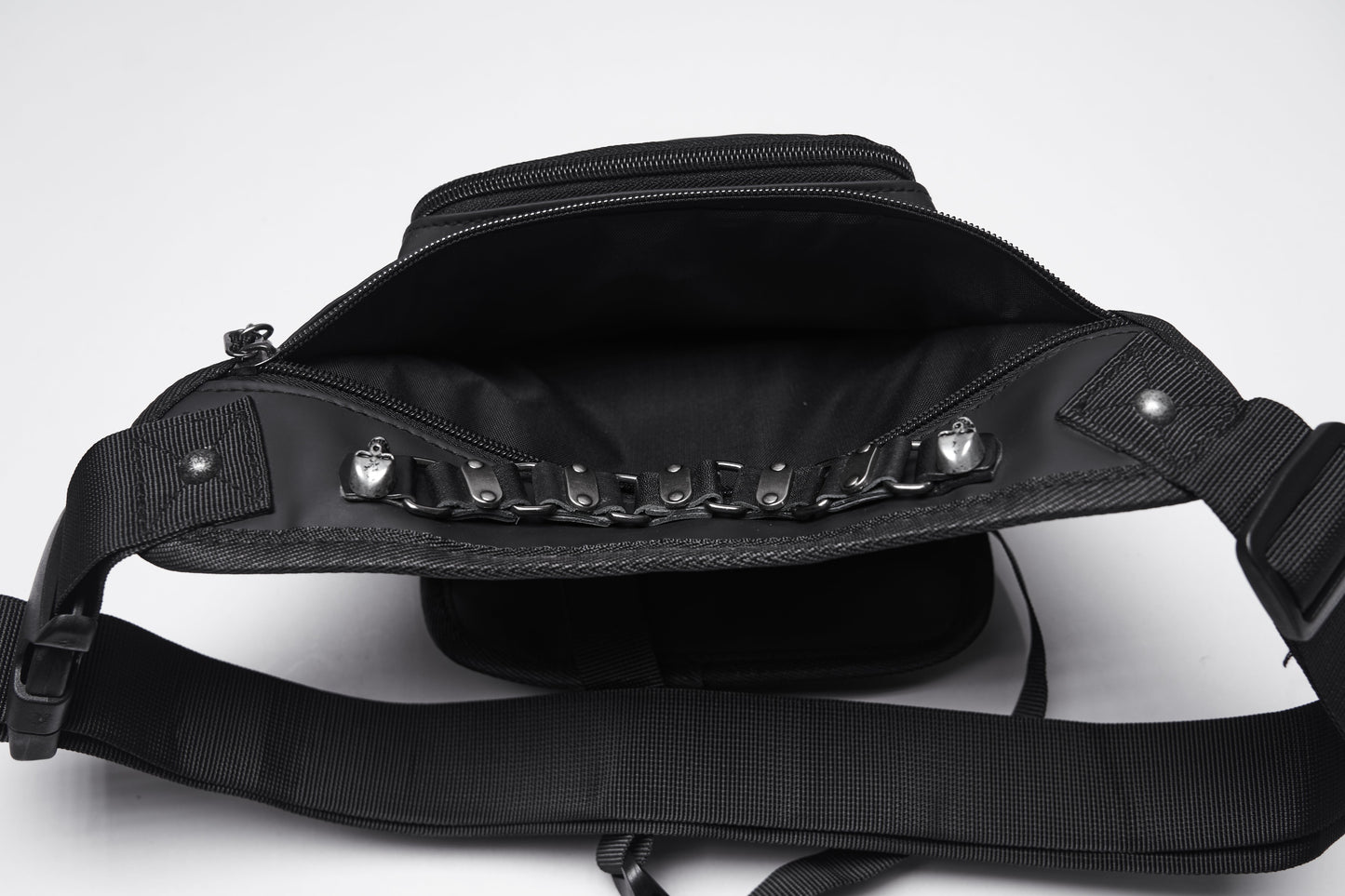 Cyberpunk Chain & Skull Hardware Waist–Leg Bag
