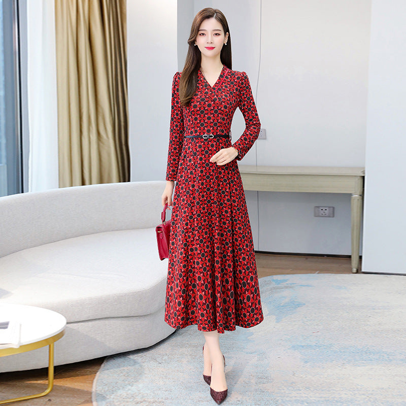 An Elegant Printed V-Neck Long-Sleeve Dress