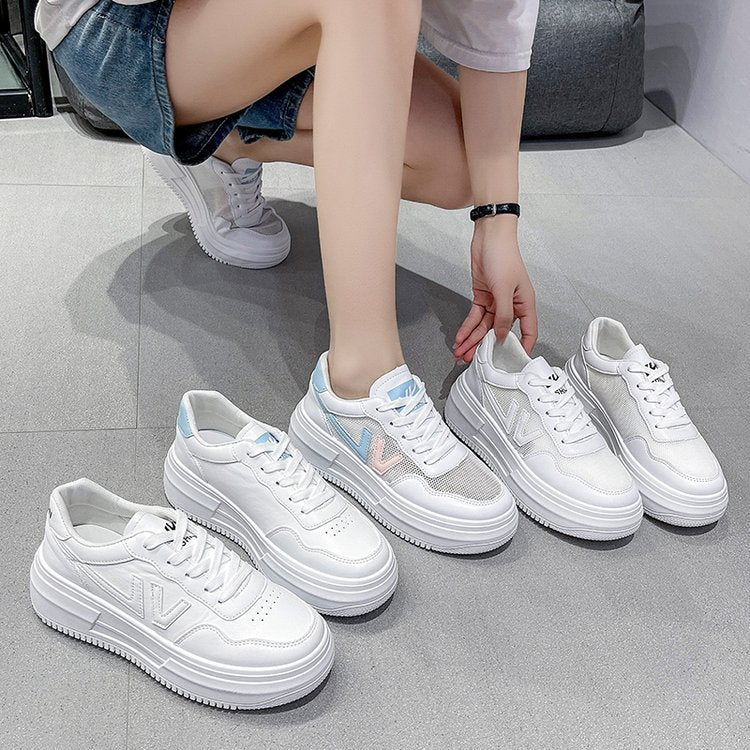 Lace-Up Flat Sneakers/Trainers