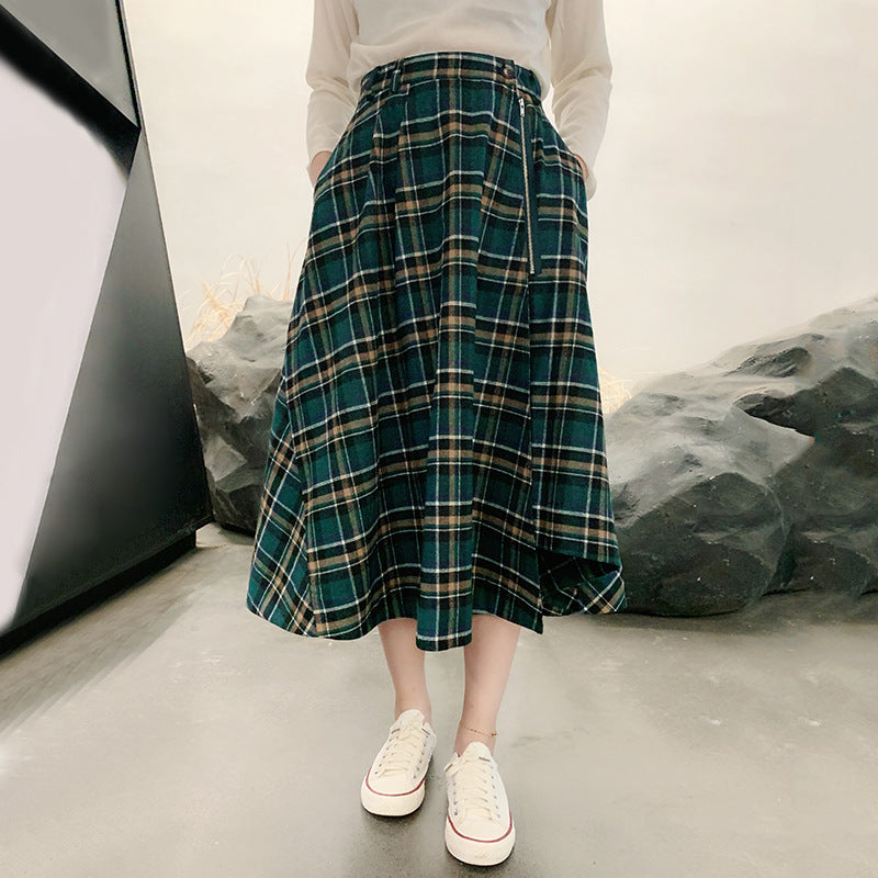 Posh Woollen Plaid Skirt For Women