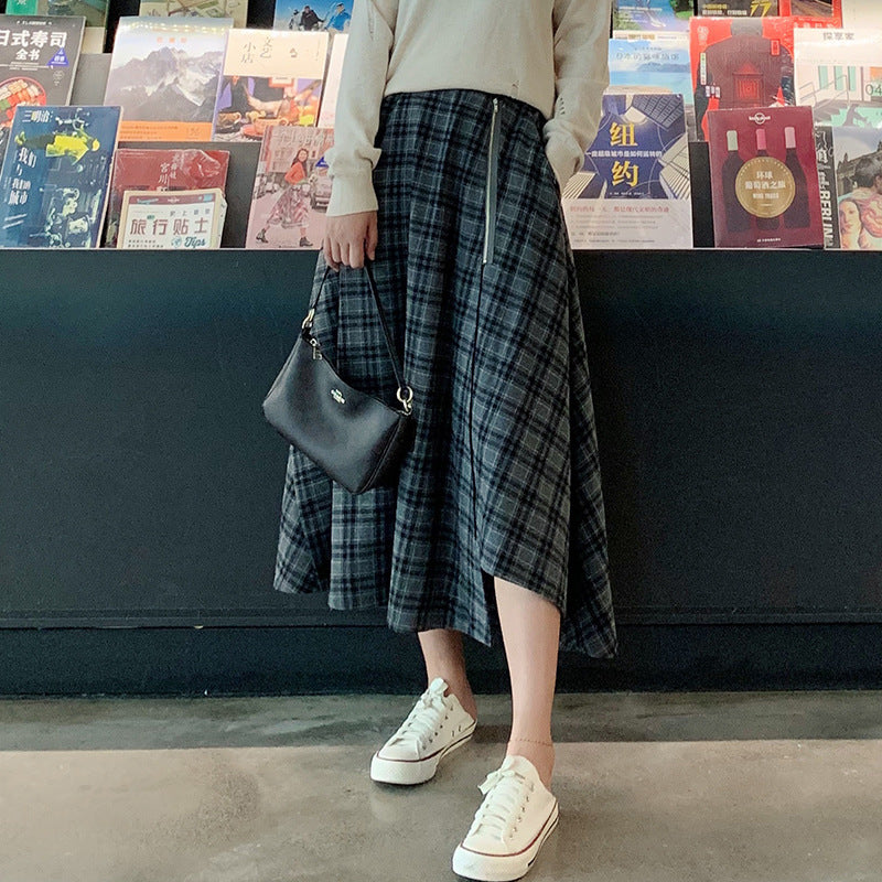 Posh Woollen Plaid Skirt For Women