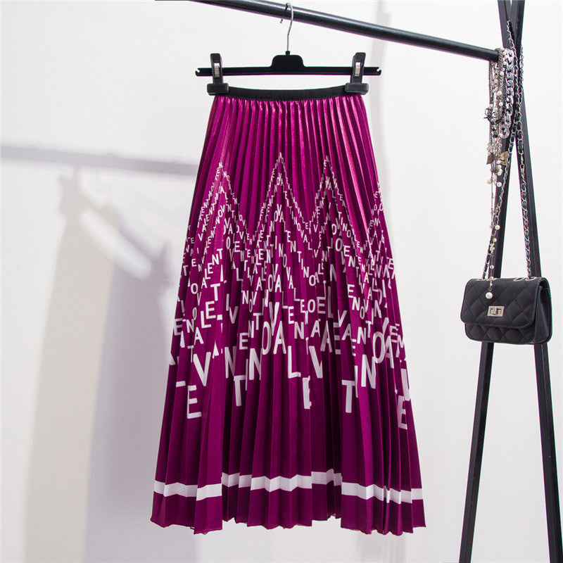 Letter printed pleated skirt