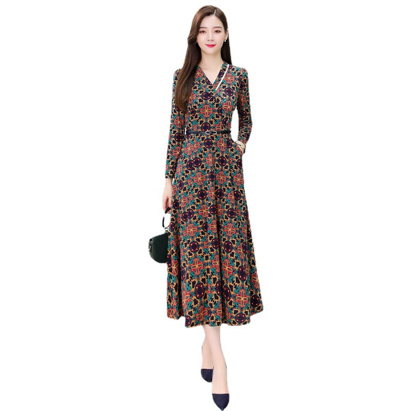 An Elegant Printed V-Neck Long-Sleeve Dress