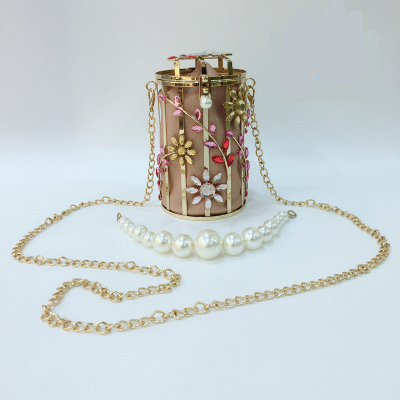 Pretty Luxury Designer Round Pearl Metallic Hollow-Out Clutch Purses & Handbags