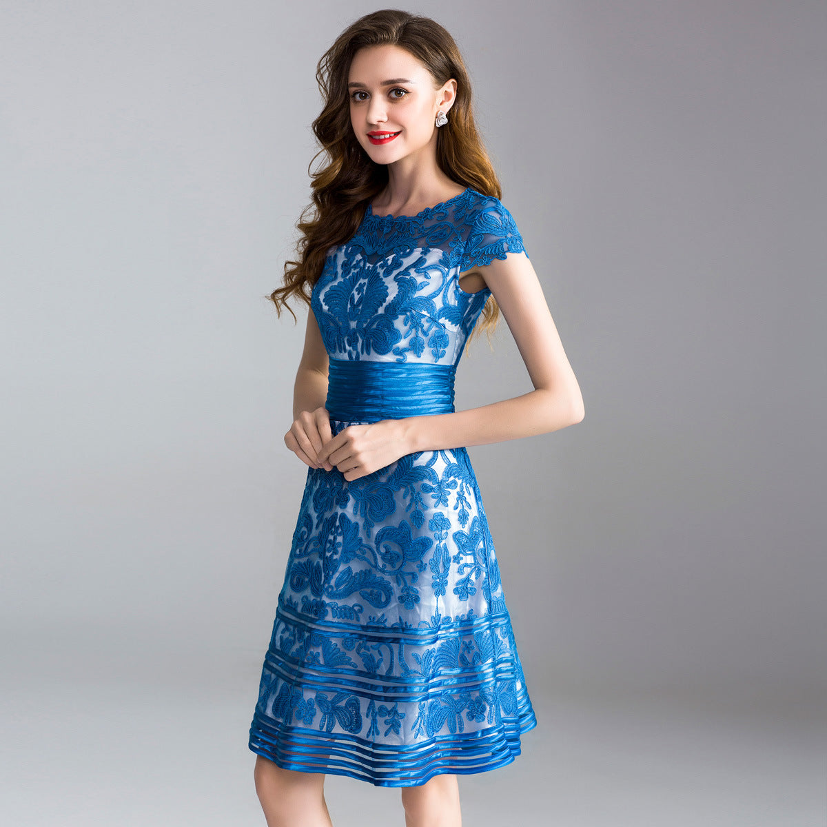 Short-Sleeve Crew-Neck Embroidered Slim-Fitting Dress