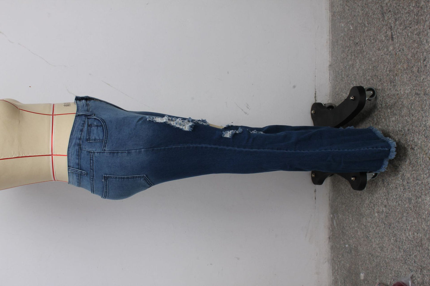 Knee-Ripped Stretch Jeans For Women