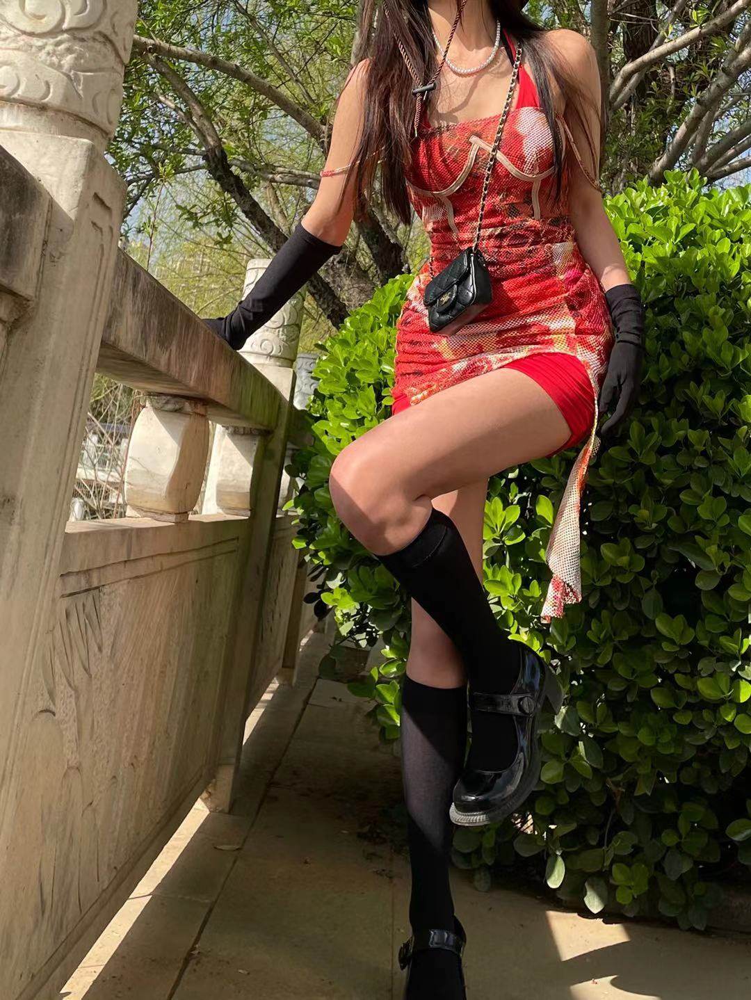 New Halter-neck Slip Dress With An Asymmetrical Design A Sleek Solid-color Bodycon Dress