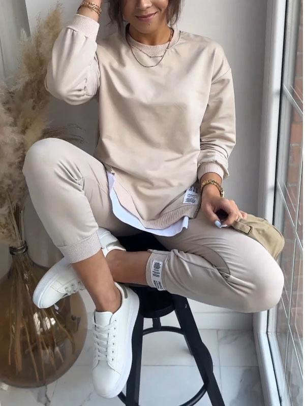 Women's Cropped Pants Sports Outfit