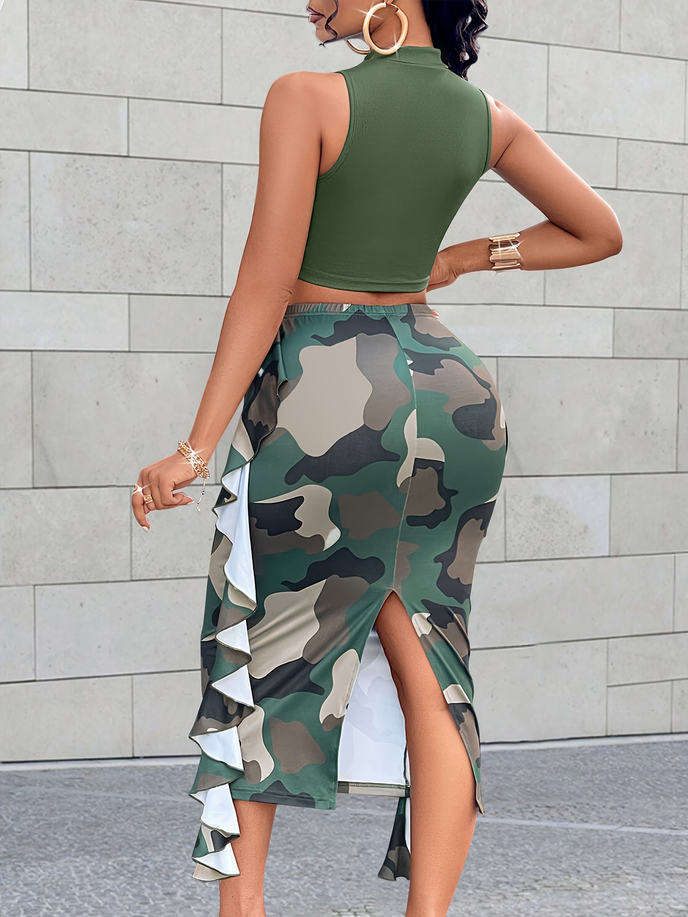 Ruffle-Hem Camouflage Bodycon Midi Skirt Outfit