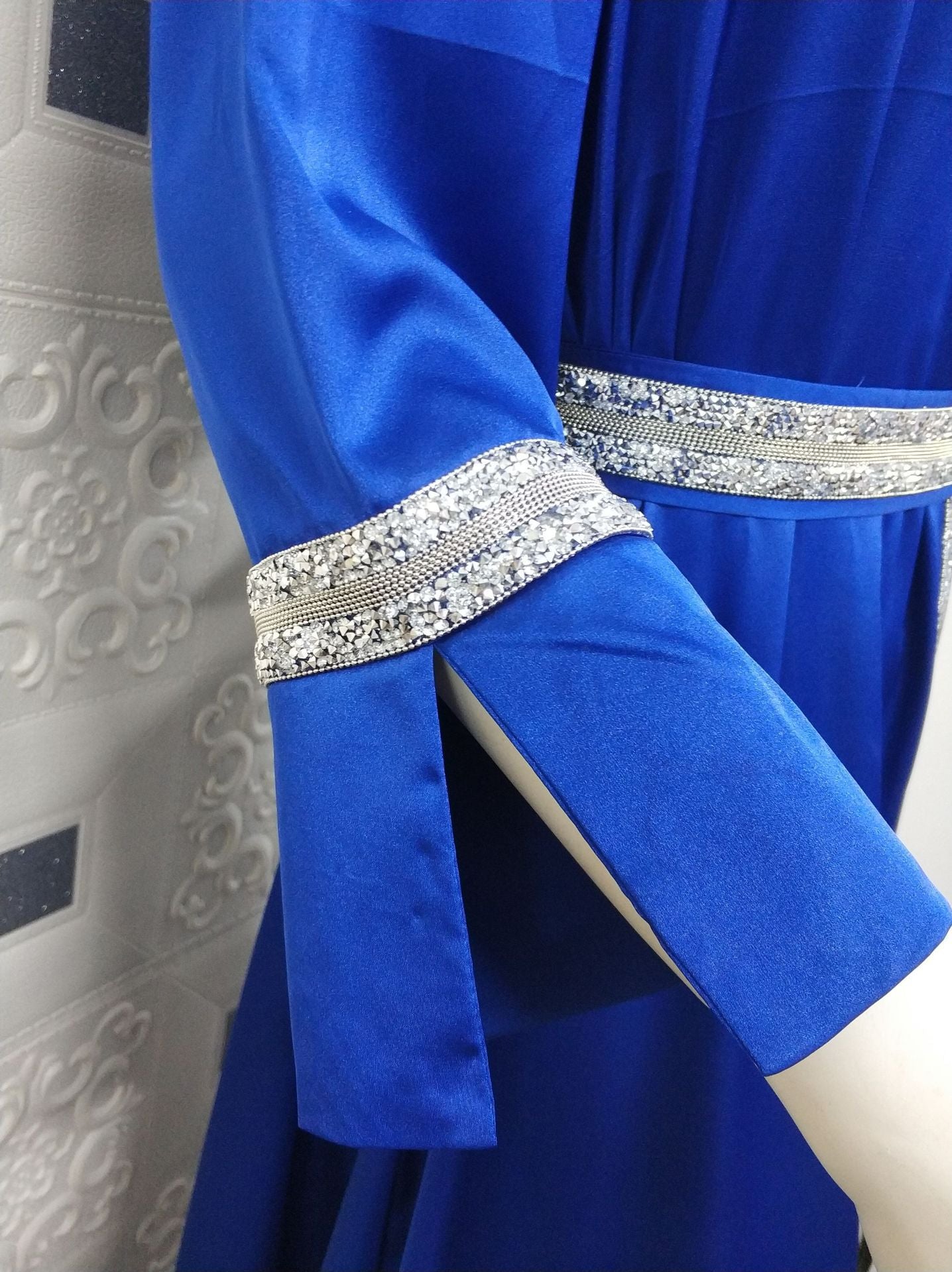 Diamond-Studded  Middle Eastern Women's Belt Robe - Long Muslim Clothing