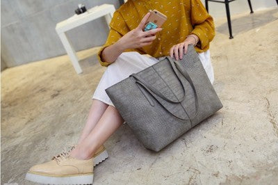 The new spring and summer 2021 fashion handbags EuropeShoulder Bag Handbag simple fashion