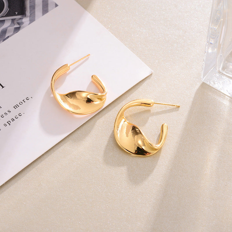 Temperament Twist Golden Earrings