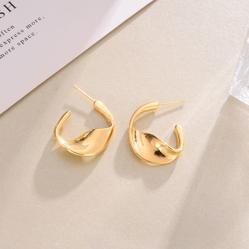 Temperament Twist Golden Earrings