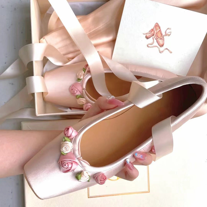 Women's Ballet Shoes With Cross-Straps