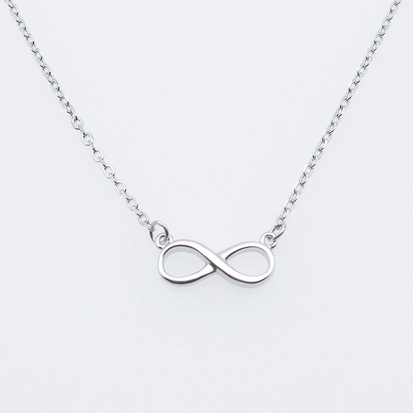 Silver 8 Pendant Collarbone Chain