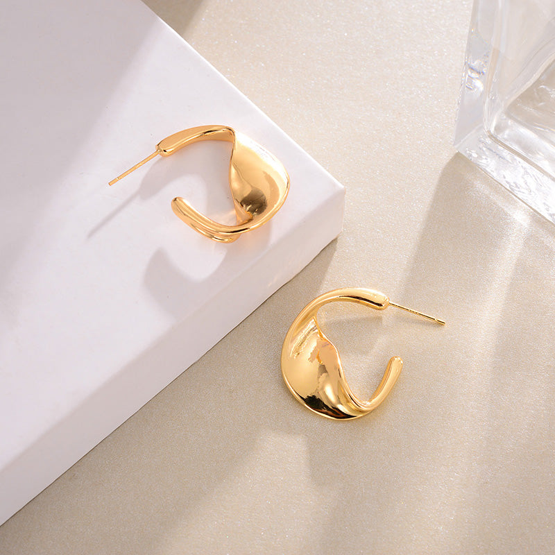 Temperament Twist Golden Earrings