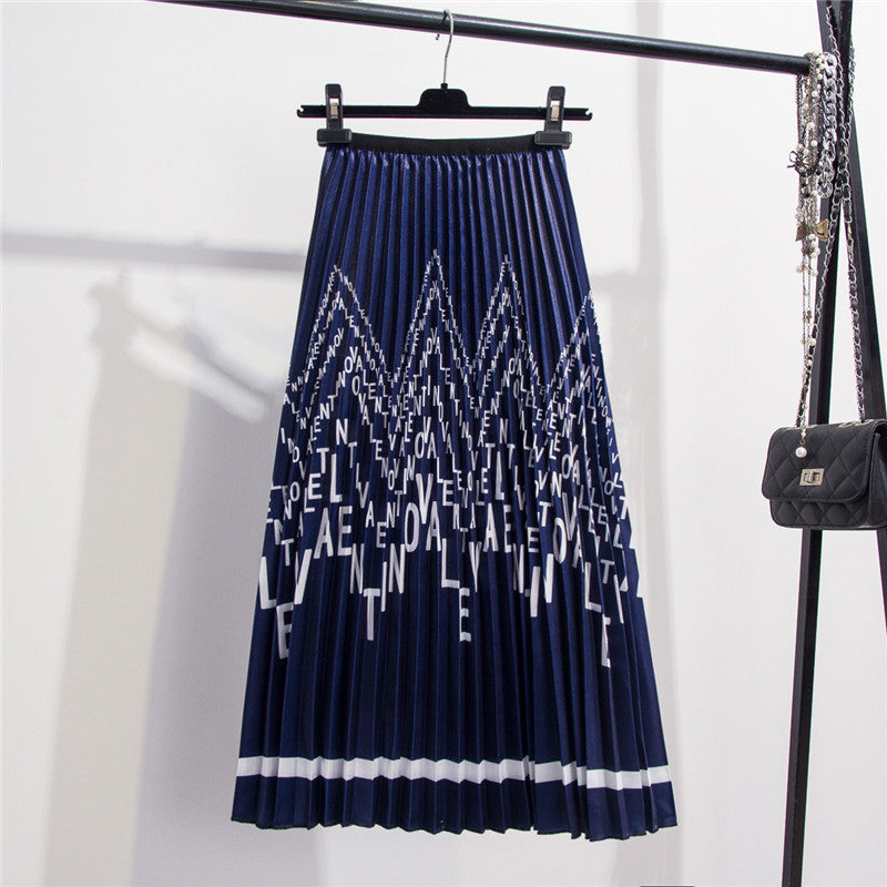 Letter printed pleated skirt