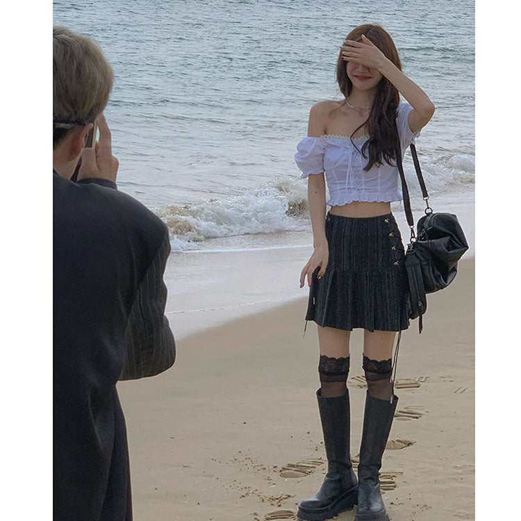 FEATURED: Hot Girls Pleated Skirt
