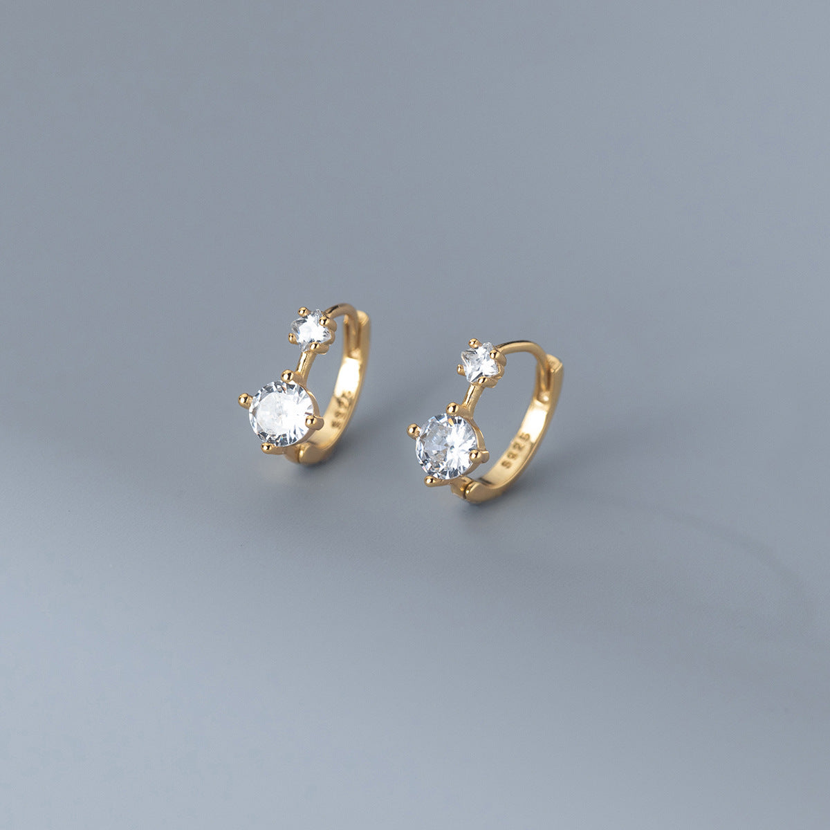 Simple Temperament Commuter Diamond Hoop Earrings