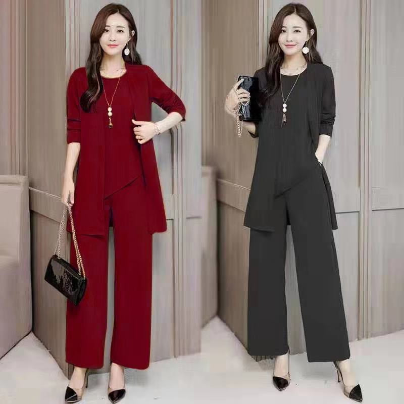 Western-Style Slimming Youthful-Looking Three-Piece Set