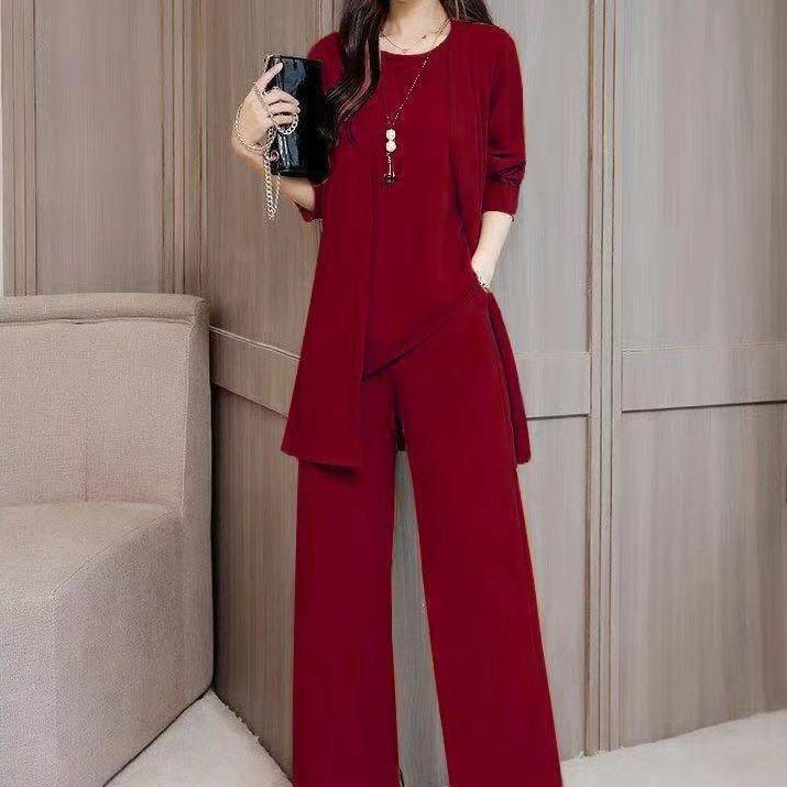 Western-Style Slimming Youthful-Looking Three-Piece Set