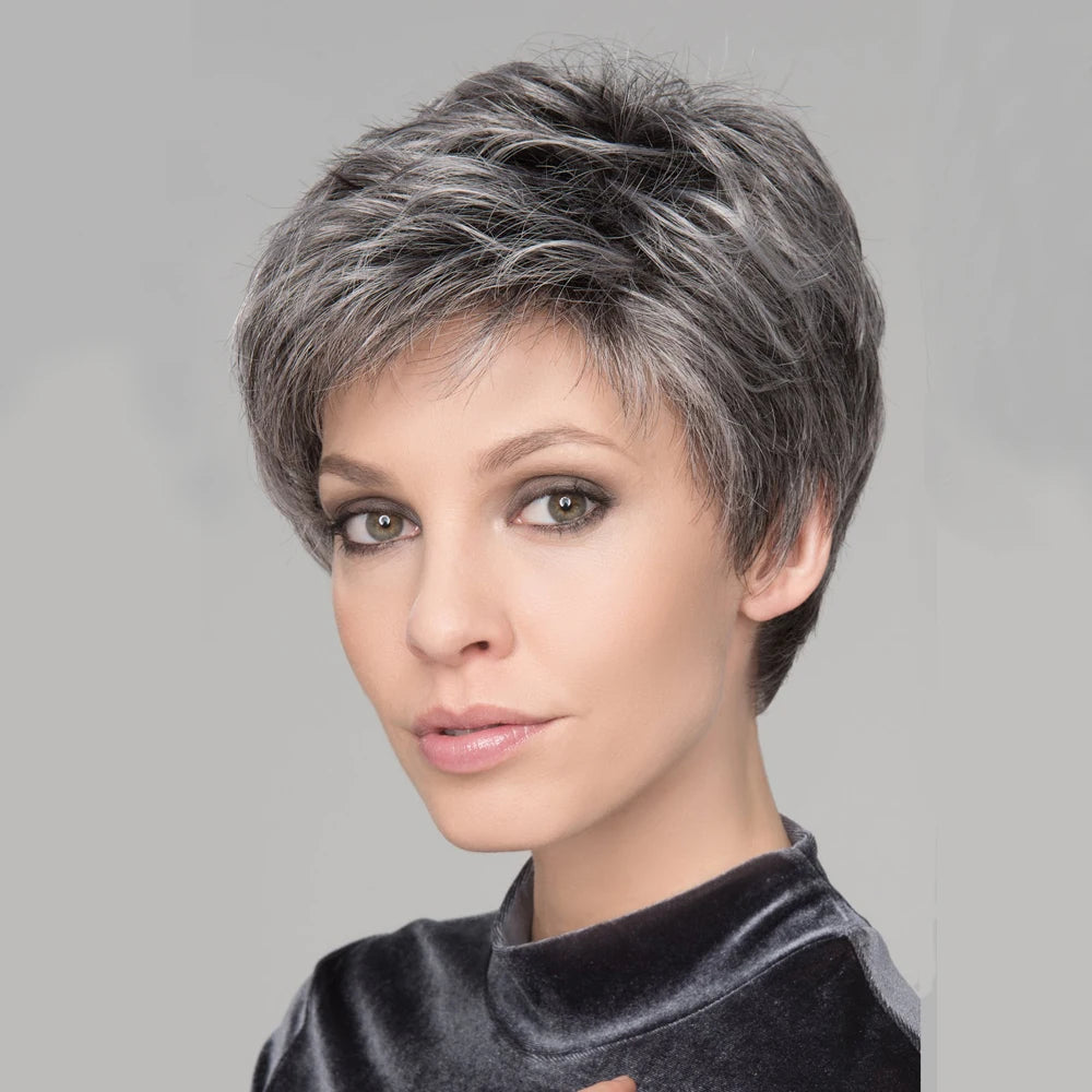 Women‘s Fashion Short Wigs with Bangs Pixie Cut Soft Straight Wigs Brown Synthetic Hair Wig Costume Party Wig for Women