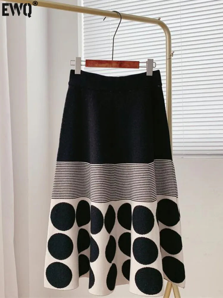 Polka Dots Knitted High-Waist Midi Skirt