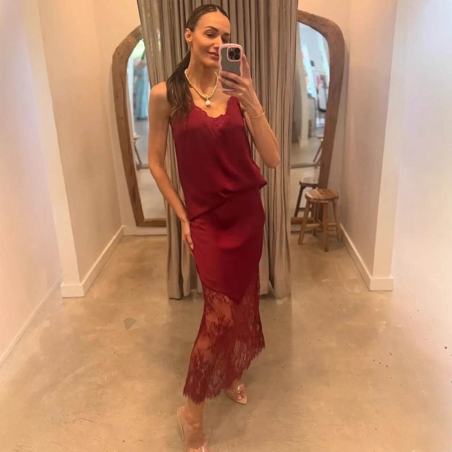 Contemporary Satin High-waist Skirt With A Lace-trimmed Hem