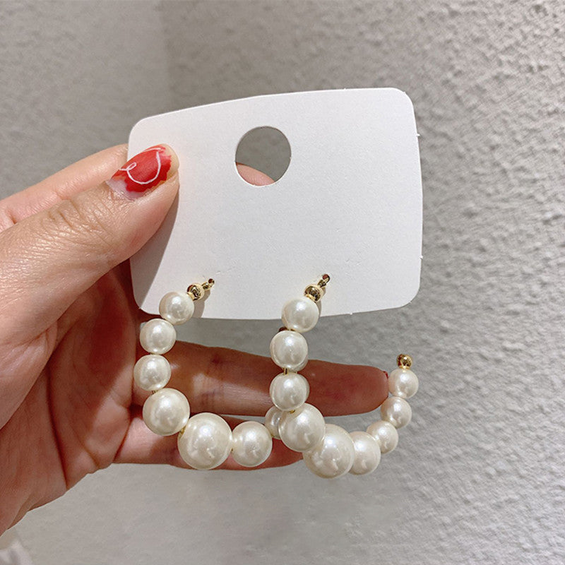Women's Exaggerated Pearl Hoop Earrings