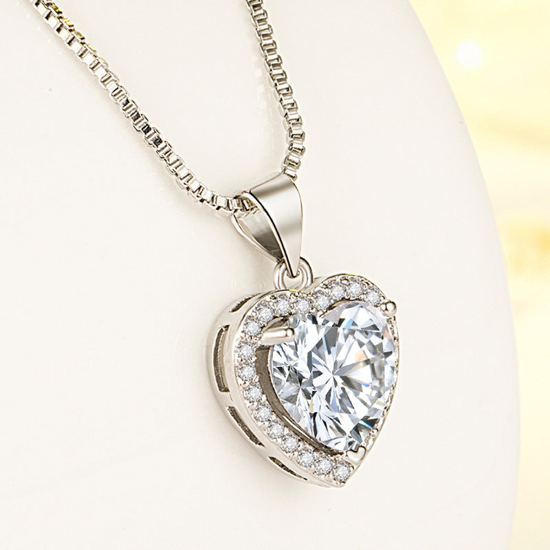 White Diamond Imitation Moissanite Heart Pendant Necklace For Women