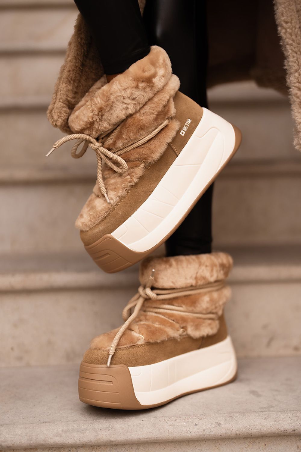 Snow boots model 202226 Step in style 