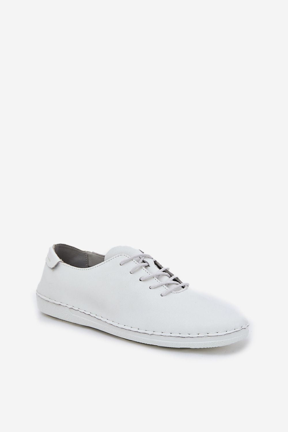  Low Shoes model 209056 Step in style 