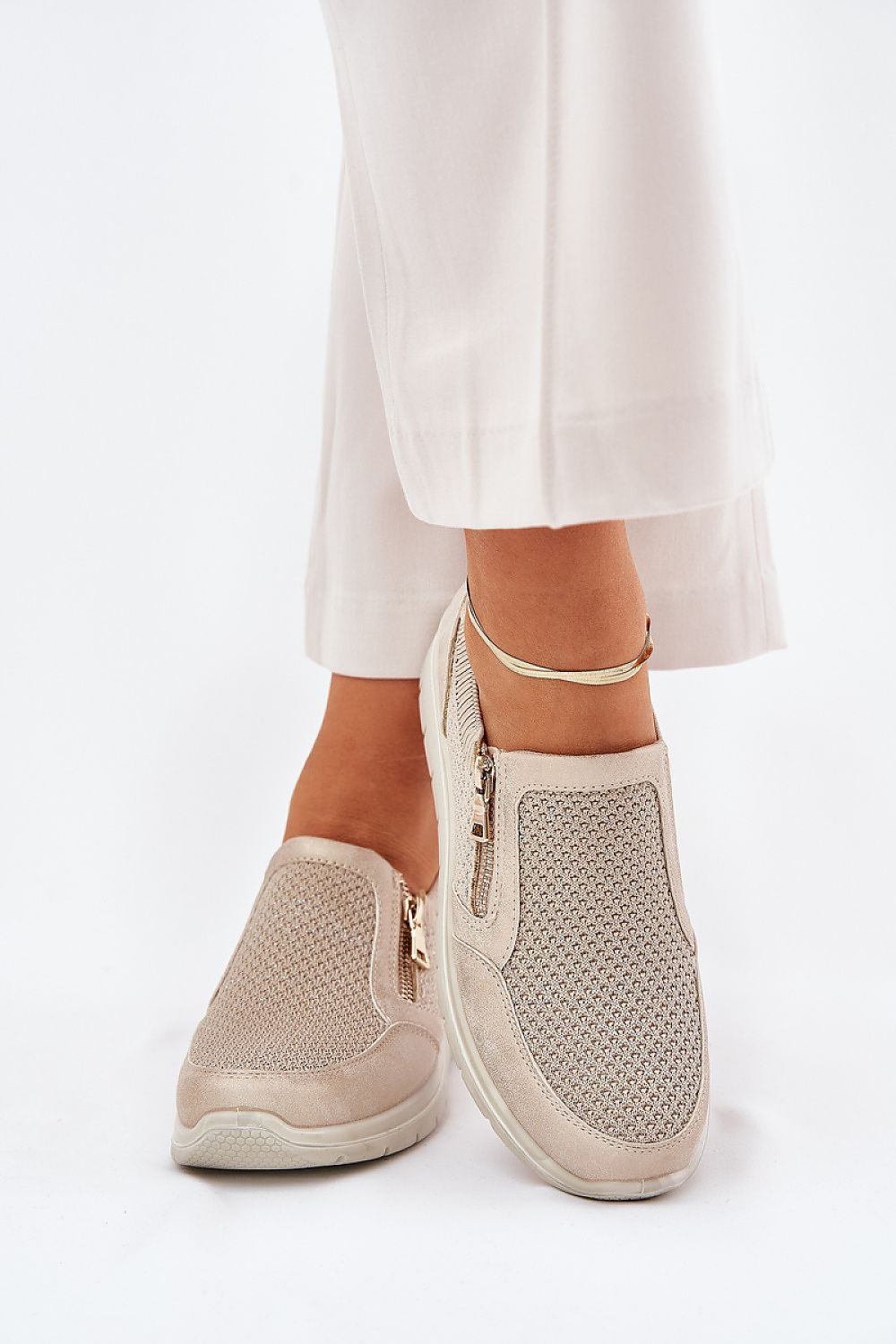  Low Shoes model 209819 Step in style 