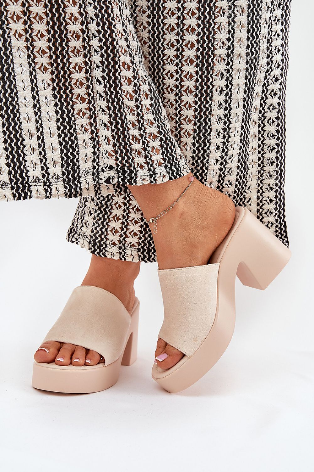  Flip-flops model 209939 Step in style 