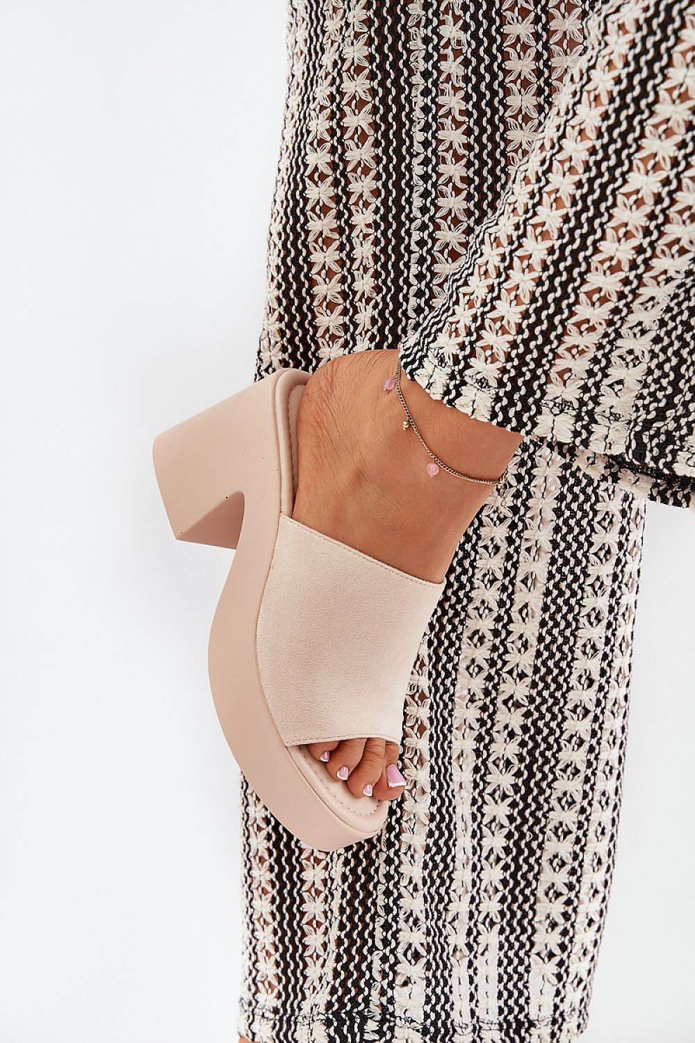  Flip-flops model 209939 Step in style 