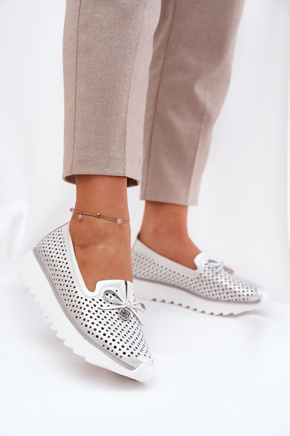  Low Shoes model 211120 Step in style 
