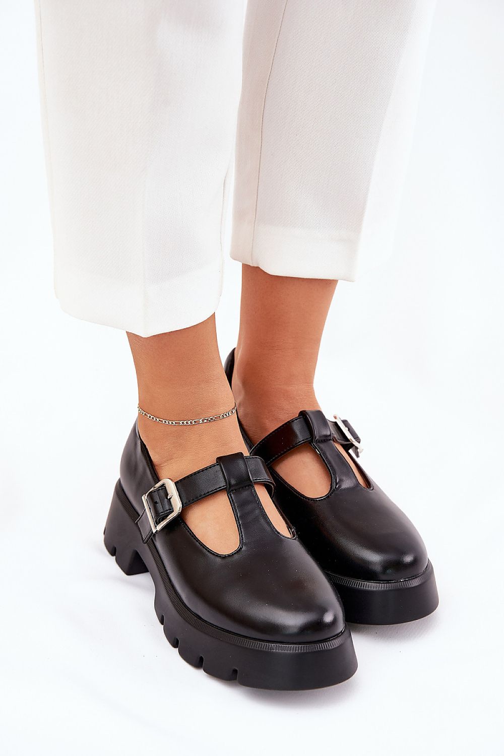  Low Shoes model 211126 Step in style 