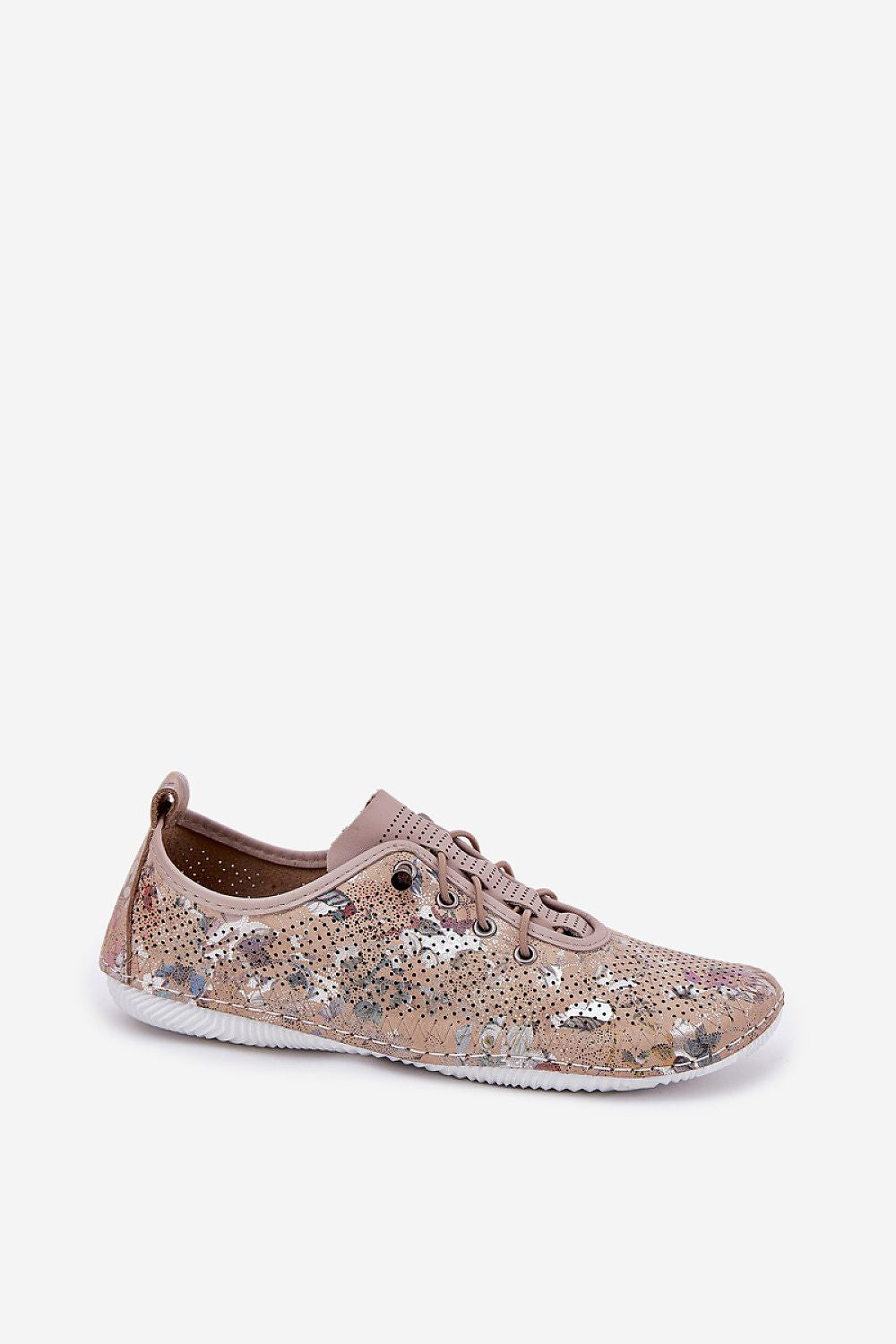  Low Shoes model 212549 Step in style 