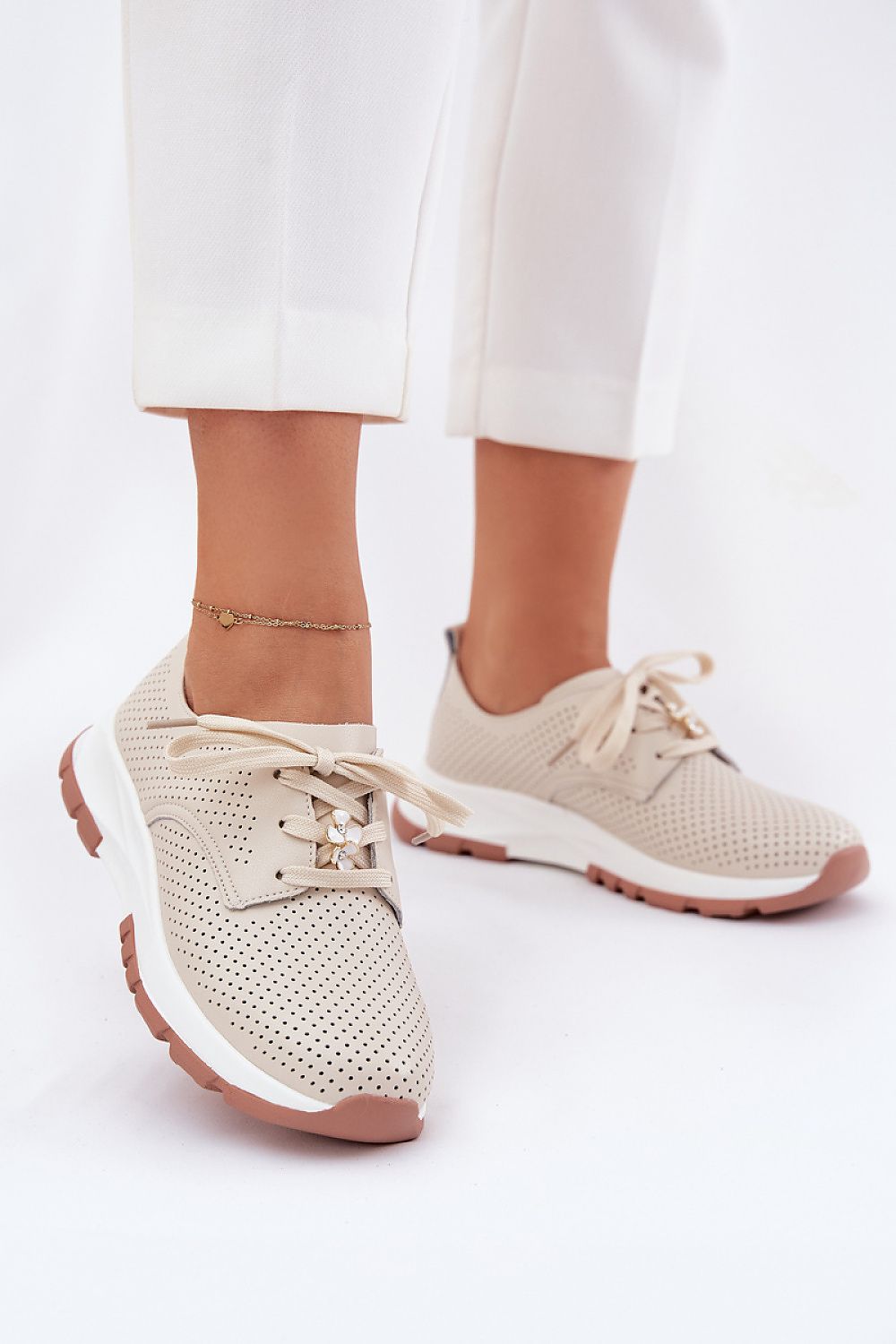  Low Shoes model 212568 Step in style 