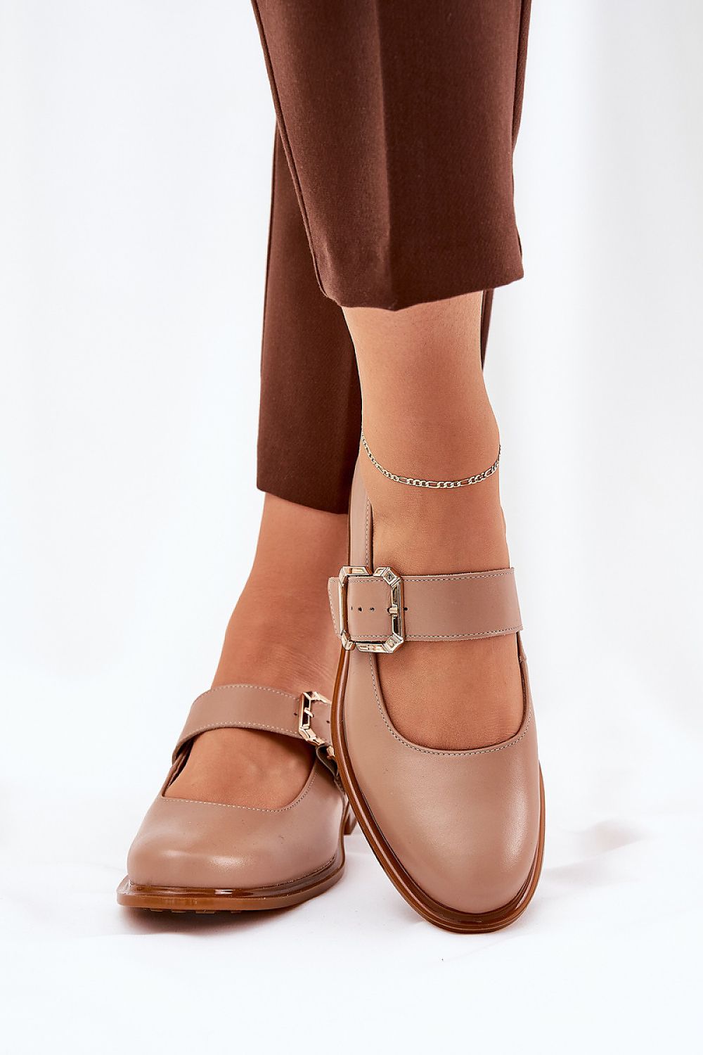  Low Shoes model 212574 Step in style 