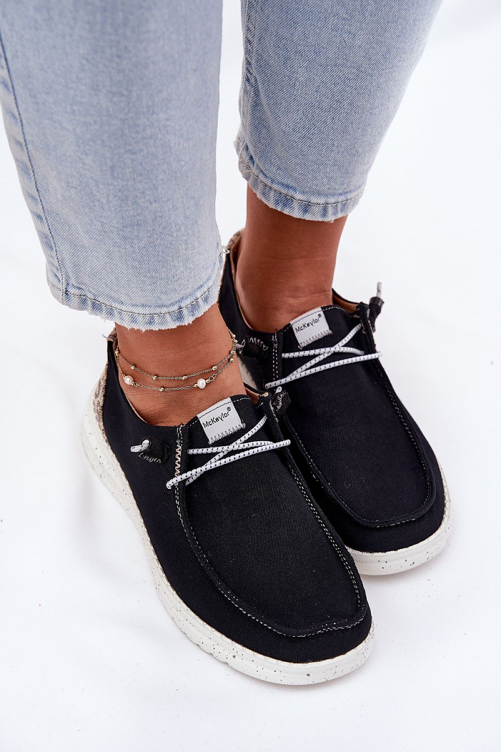  Low Shoes model 213485 Step in style 